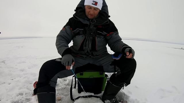 Как поймать много плотвы! Ловля ПЛОТВЫ ЗИМОЙ! смотреть онлайн