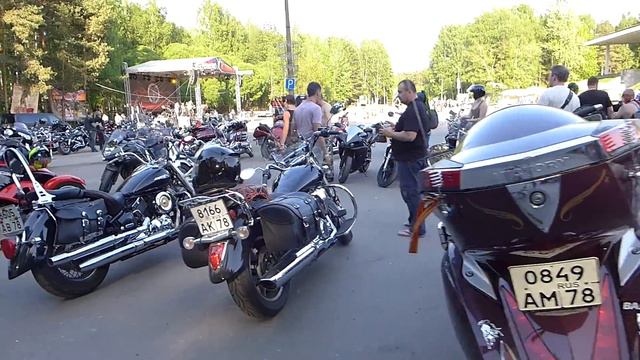 Фргаменты рок-концерта на байк фестивале в честь Дня Города 24 мая 2024 - 4 смотреть онлайн