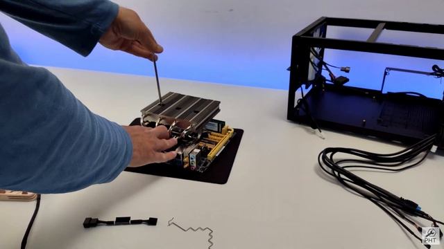 Building a Mini ITX NAS Home Server смотреть онлайн