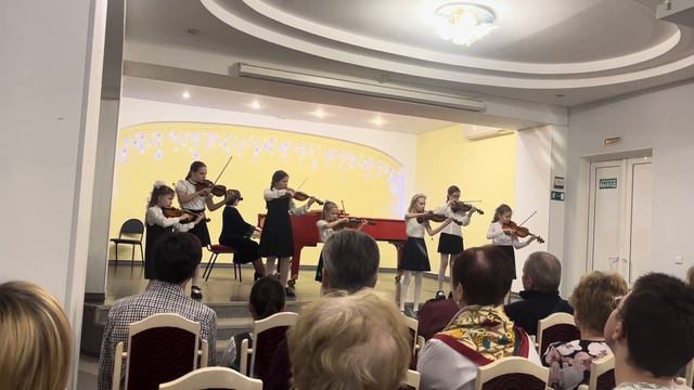 Баневич, ,, Незнайка’’ исп. младший ансамбль скрипачей. смотреть онлайн