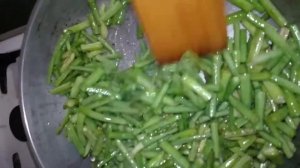 Готовлю блюдо из спаржевой фасоли сорт "вигна"