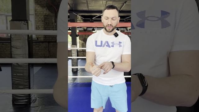 Как правильно сжимать кулак в драке смотреть онлайн