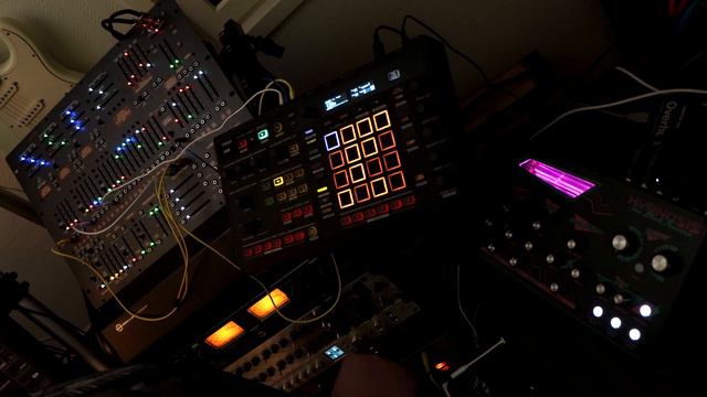 Behringer 2600 Demo Jam with Toraiz Squid CV смотреть онлайн