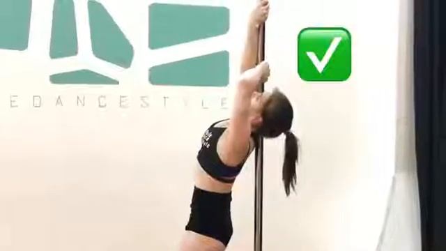Pole Dance уроки. "Шоулдер маунт", хватом "Твистер" (женский хват). смотреть онлайн