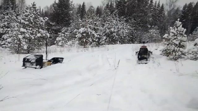 Анатолий демонстрирует проходимость своего снегохода. смотреть онлайн