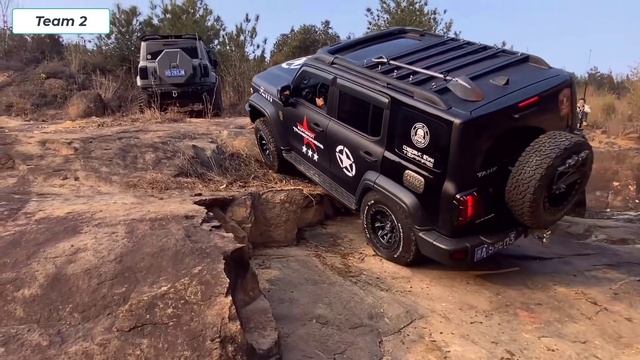 Land Rover Defender 3.0L V6 vs Land Cruiser VX 4.5L V6 and Haval Raptor 1.5T Hi4 v Tank 300 Off-roa смотреть онлайн