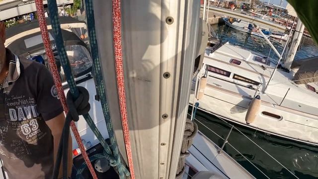 ЗАКЛИНИЛА ЗАКРУТКА СТАКСЕЛЯ. ПОЧЕМУ? БЕЗОПАСНЫЙ ПОДЪЕМ НА МАЧТУ смотреть онлайн