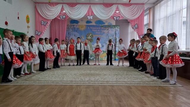 Утренник в детском саду к 8 марта. Песня Бабушка бабуля бабушка как я тебя люблю.