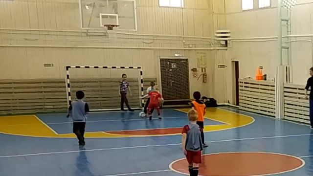 Обзор восемьдесят восьмой игры. 3 гола. Ничья 4:4. Продолж. игры - 40 минут. смотреть онлайн