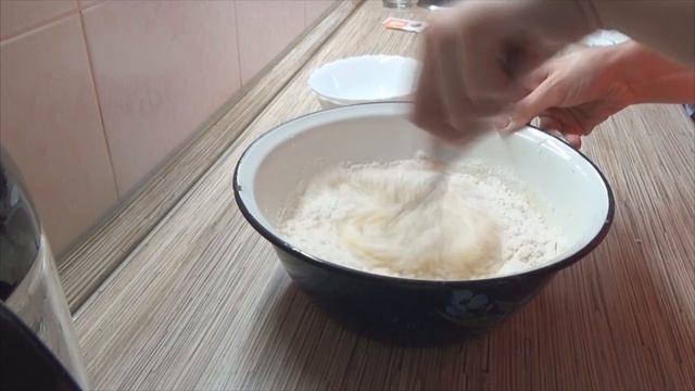 Простой КЕКС на молоке с изюмом. Мягкий и очень Вкусный.Simple CUPCAKE With Milk And Raisins