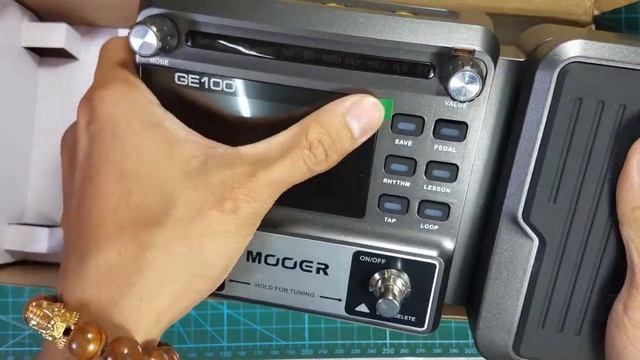 MOOER GE100 Guitar Multi - Effects Processor | DPT