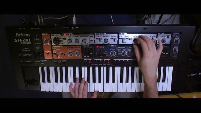 Roland SH-201 Synthesizer SOUND DESIGN TUTORIAL #2 - Creating a nice saw lead in real time!(NO TALK смотреть онлайн