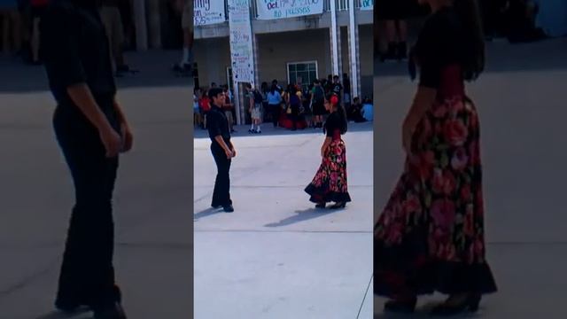 Flamenco in Courtyard - Spanish Heritage Month смотреть онлайн