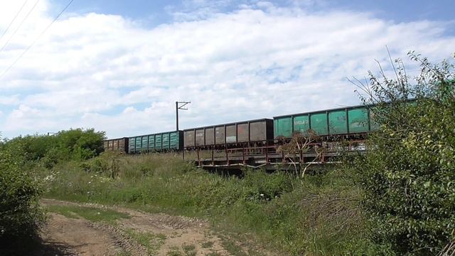 Товарный с Венгрии в Украину под тягой чехословацкого тепловоза