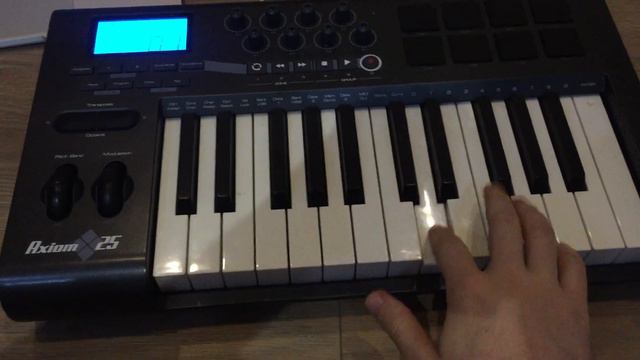 M-AUDIO AXIOM 25 смотреть онлайн