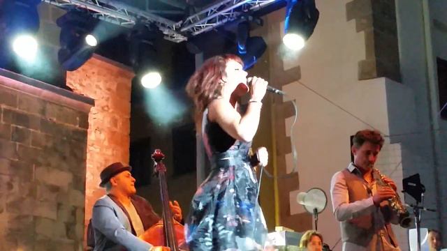 ZAZ - Sous Le Ciel De Paris  - H. Giraud - J. Dréjac. Jazzaldia 2015 San Sebastián