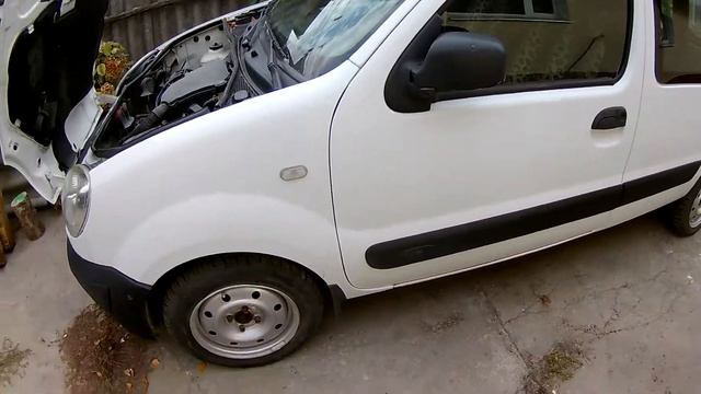 Какой первой снимать клемму с аккумулятора . смотреть онлайн