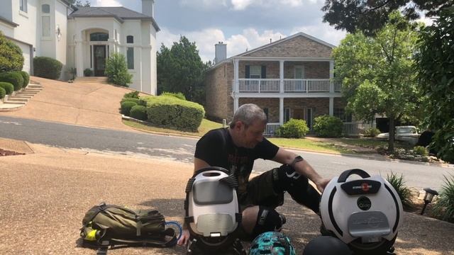 Gotway mTen3 & KingSong 14d Electric Unicycles compared. EUC equipment recommendations at the end. смотреть онлайн