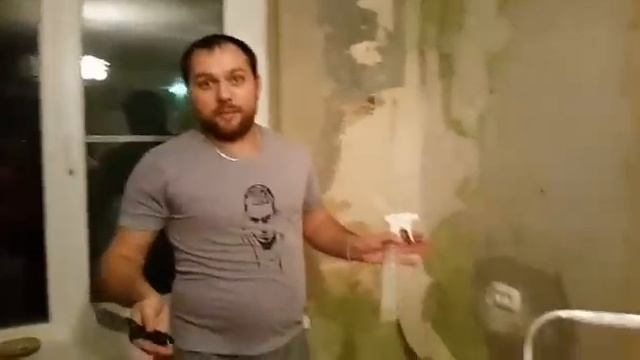 Как быстро снять старые (советские) обои!!! смотреть онлайн