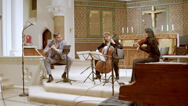 Living Trees (flute, violin and cello) by Marcus Barcham Stevens смотреть онлайн