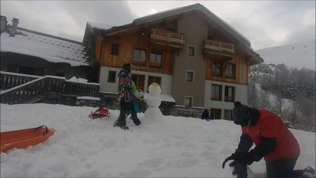 Let's build a snowman! смотреть онлайн