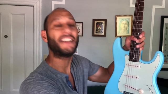 Modding a Squier Bullet Strat. Part I: The Paintjob смотреть онлайн