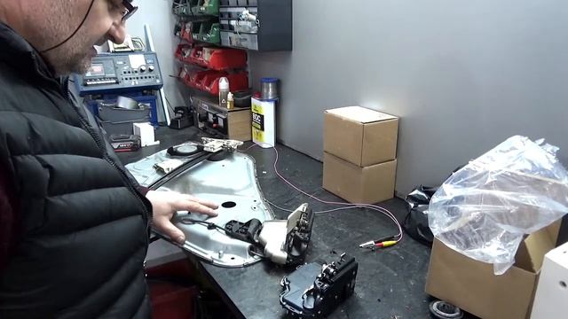 VW PASSAT B5 ремонт задна дясна врата -VW PASSAT B5 right rear door repair смотреть онлайн