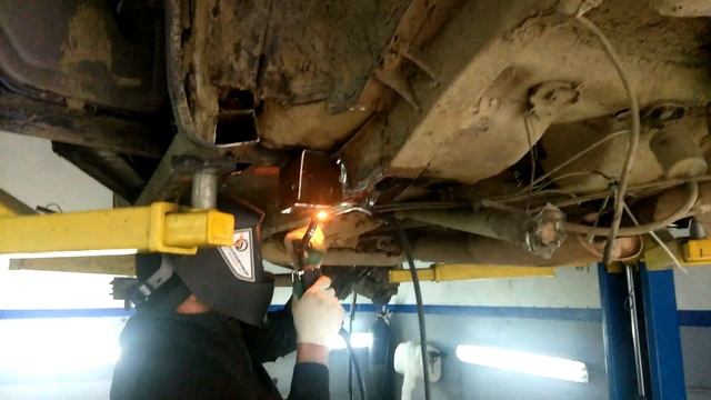 Восстановление опор рессоры на Jeep Cherokee смотреть онлайн