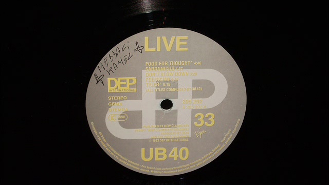 UB 40 - FOLITICIAN (LIVE) смотреть онлайн