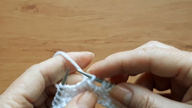 Ажурный узор для жаркого лета. Вяжем спицами топ , маечку, тунику. смотреть онлайн