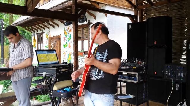 ROSTOM POGOSYAN СОЛО ГИТАРИСТ ( SOLO GUITAR ) Feelings VANADZOR SOCHI ADLER КАФЕ ХУТОРОК 2015