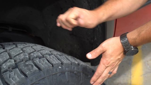 Spotlight - 2002 Chevy Silverado 2500HD, Leveled, 20x10 -24's, and 33s смотреть онлайн