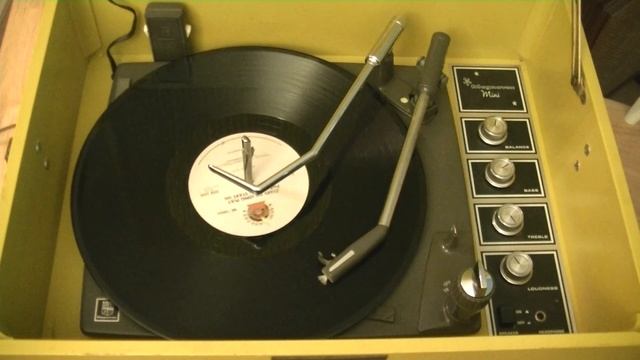 1971 Magnavox Mini Stereo Record Player....Stars On 45.... смотреть онлайн