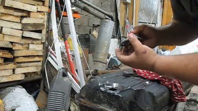 мерседес 308D ремонтируем топливный бак смотреть онлайн