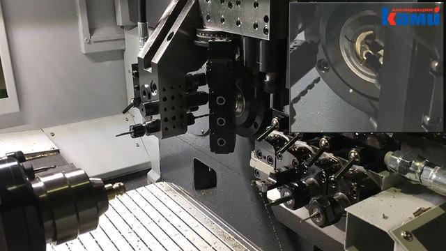 Автомат продольного точения SKM TCM  СИНХРОННАЯ ОБРАБОТКА С УГЛОВЫМ БЛОКОМ
