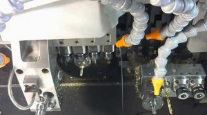 Автомат продольного точения Hanwha серии XD в работе