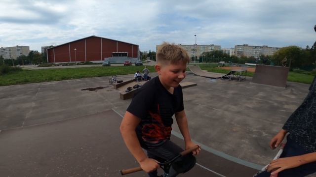 5 самых простых трюков на самокате для новичка смотреть онлайн