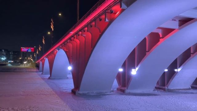 Площадь 1905 года в Екатеринбурге 04.01.2023 Макаровский мост. Управление железной дороги. смотреть онлайн