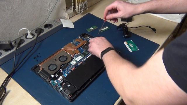 Acer Aspire A715 Aspire 7 Series Laptop Disassembly Guide Tutorial Upgrade SSD, RAM, Boot USB Win10 смотреть онлайн