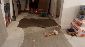 УКЛАДКА ПЛИТКА КАК ПРАВИЛЬНО ПОЛОЖИТЬ БОЛЬШОЙ ПЛИТКА НА ПОЛ