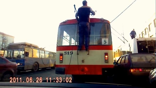 Гонки на троллейбусах. Финал // Trolley // Trolleybuses In Kirov, Russia // Trolleybus Crash