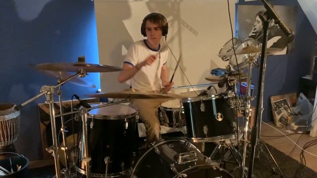 Foo Fighters - Holding Poison (Drum Cover) смотреть онлайн