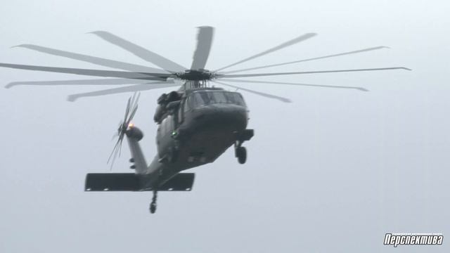 Беженцы разбивают лагерь у пункта пропуска "Кузница" на въезде в Польшу смотреть онлайн