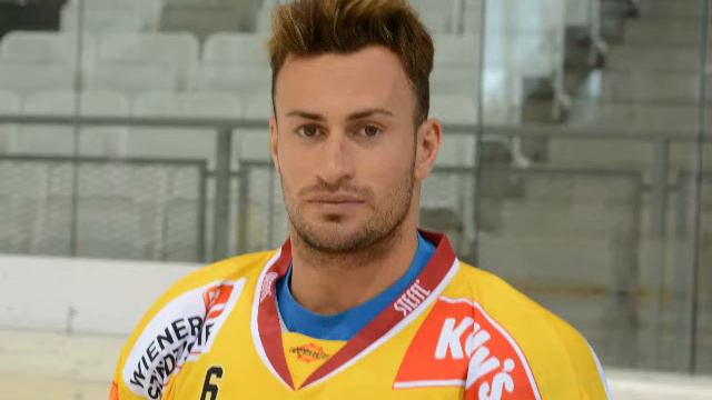 Rafael Rotter im Gespräch nach den Spiel gegen KAC смотреть онлайн