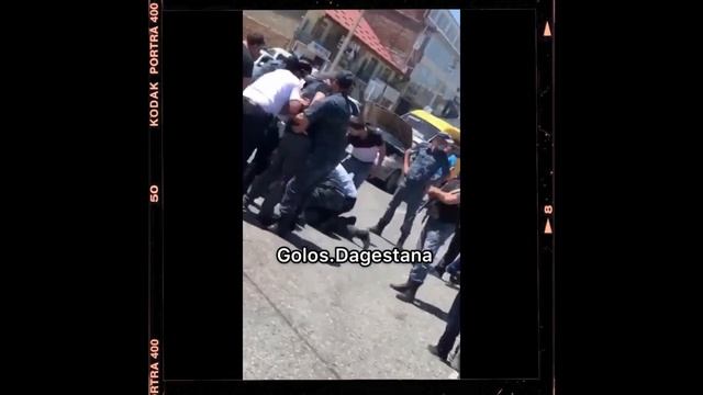 Жители Манаса наказали сотрудника полиции смотреть онлайн