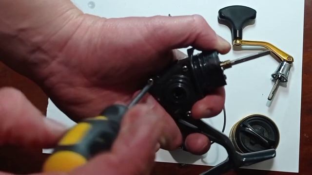 Т.о. катушки Shimano Sahara C3000.