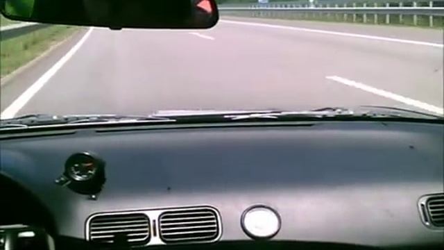 Autobahn Race Nissan 200sx S13 vs BMW 335d touring acceleration смотреть онлайн