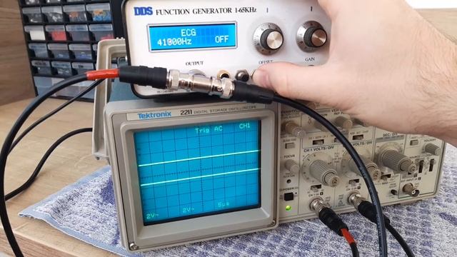 Digital Storage Oscilloscope - Short Presentation Of Tektronix 2211