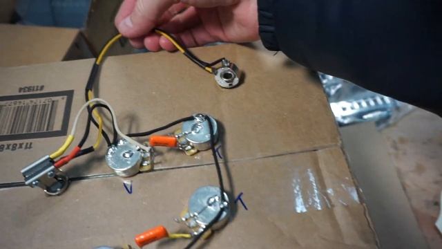 Building a Trini Lopez 335 Style Guitar | Making a Custom Pickguard смотреть онлайн