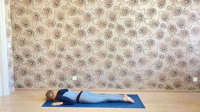 Убираем холку (Вдовий горбик).Практика йоги смотреть онлайн